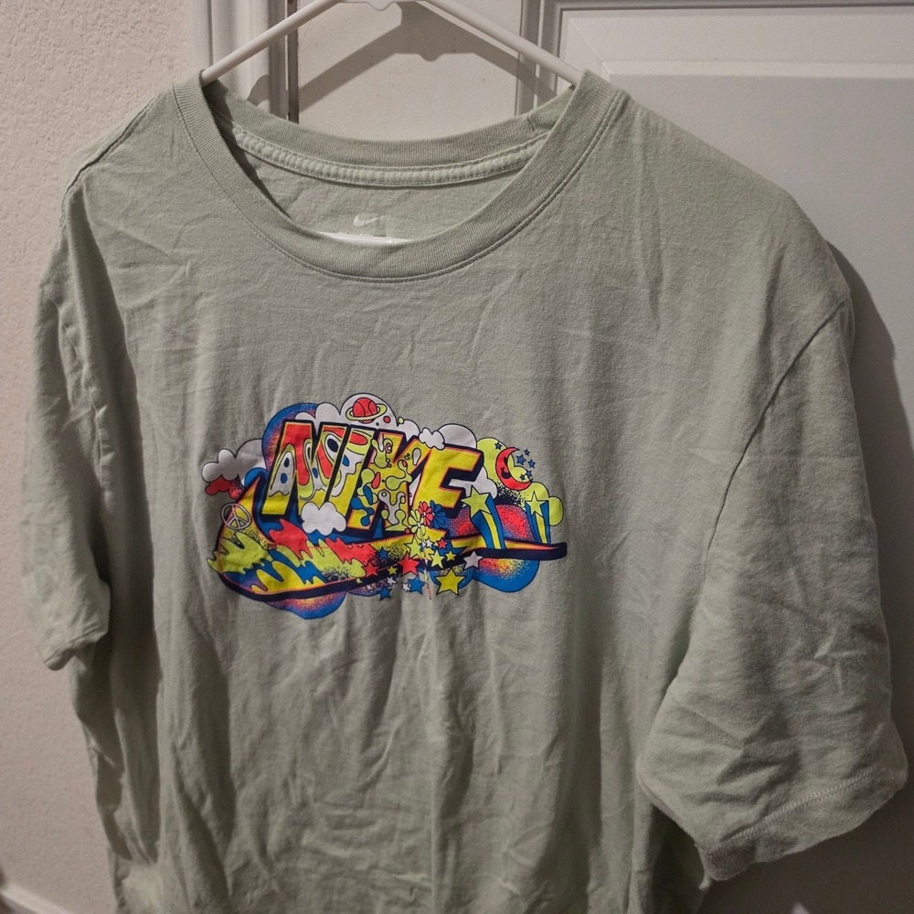 Nike Mens XL Sage Green Psychedelic Graphic T-Shirt Space Peace Sign Streetwear